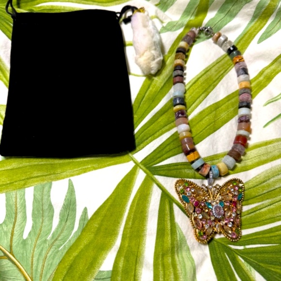 Rockstar in Rome butterfly brooch necklace - Picture 4 of 6